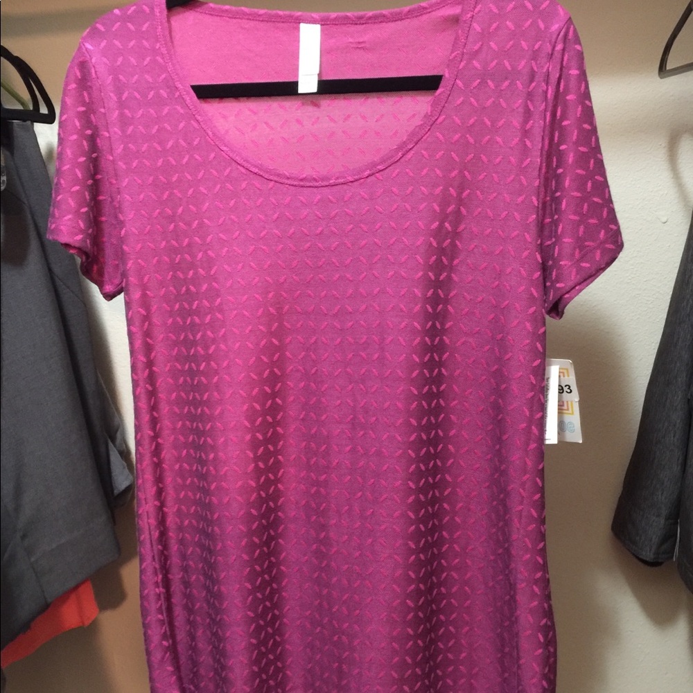 X-SMALL LuLaRoe Classic T